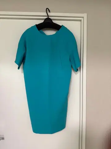 스터닝 루어 원피스