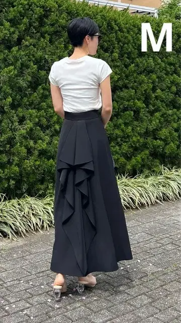 새상품급 JENNE 제네 백 드레이프 스커트 블랙 M