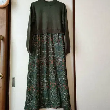 다크 그린 니트 절개 원피스