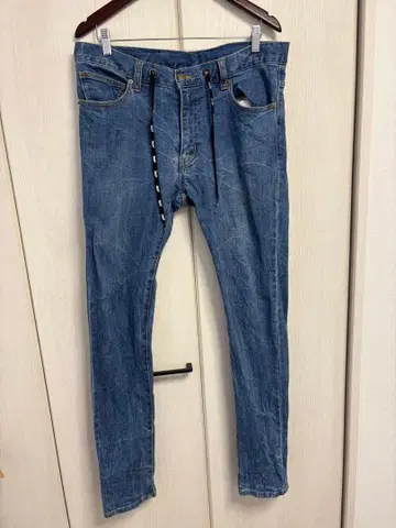 LEFLAH 라이트 블루 데님 로고 부분 파손 있음