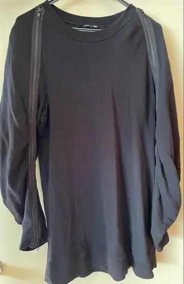 안두름엘메스테르 지퍼 달린 롱 기장 트레이닝복 블랙