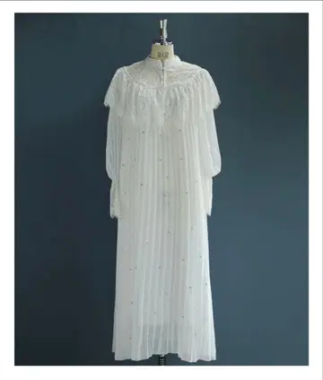 둘러싸는 레이스 비쥬 플리츠 롱 원피스 ( 펄 벨트 포함 )