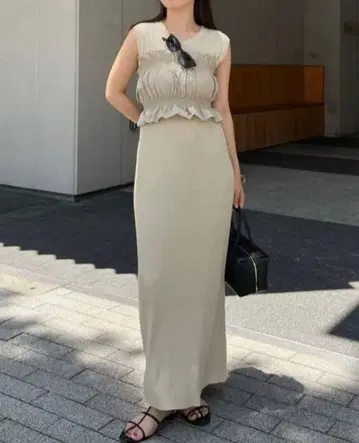 슬리브리스 롱 니트 원피스 베이지 사이즈 F