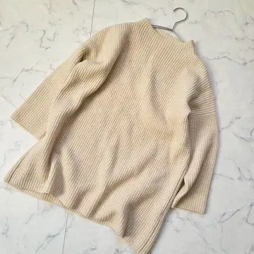에붐에바 캐시미어 혼방 와플 니트 보틀넥 스웨터 베이지