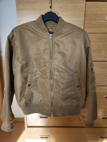 완판템 H&M 크롭 ma-1 봄버 자켓