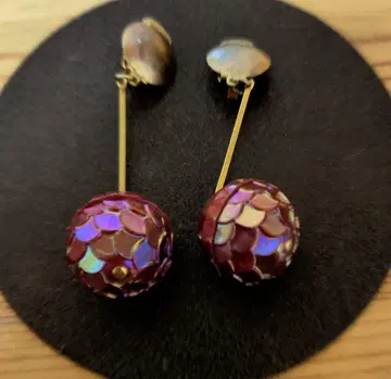 VINTAGE 빨간색 스팽글풍 귀찌