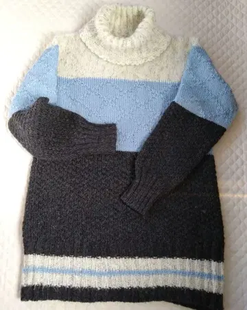 핸드메이드 터틀넥 니트 스웨터