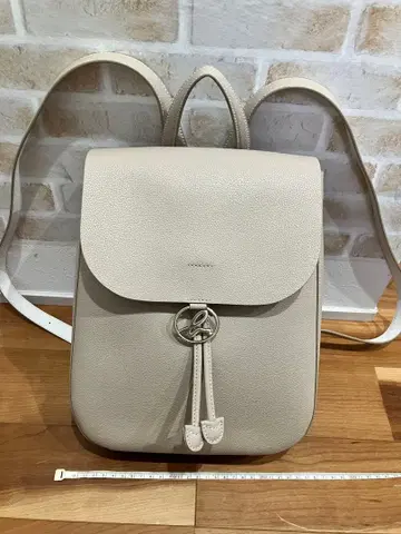 베이지 플랩식 백팩