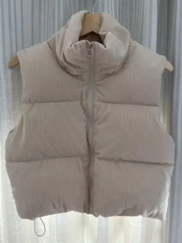 아이보리 퀼팅 베스트 하이넥