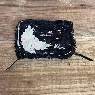 사에라 아키아카네 꽃무늬와 레이스 카드 홀더