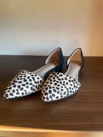 도트 무늬 스틸레토 플랫슈즈 38