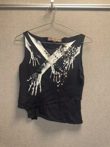 miss sixty 프린트 탱크탑 블랙