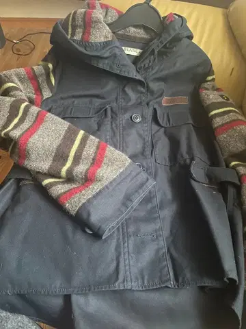 BLANC 바스크 후드 부착 자켓 네이비 멀티 컬러