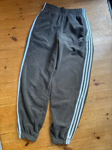 adidas 그레이 조거 팬츠 플리스