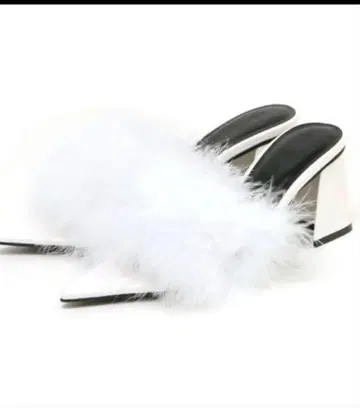 meltthelady 포인티드 퍼 뮬 화이트 40