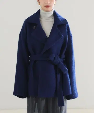 AK+1 / 벨티드 트위드 코트