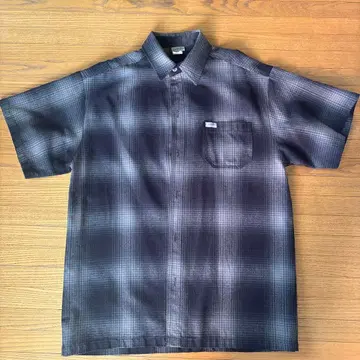 칼탑 반팔 셔츠