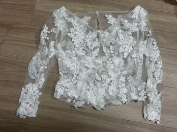 자수 들어간 화이트 레이스 상의 11T