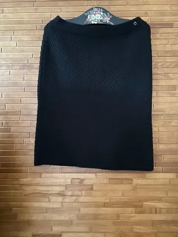 살바토레 페라가모 니트 스커트