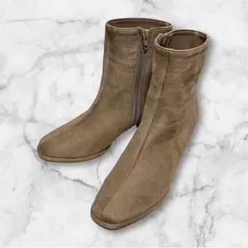 25 새상품급 여성용 숏부츠 베이지 스웨이드 지퍼 달린 L 사이즈