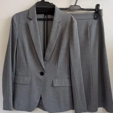 UNTITLED 그레이 스커트 셋업 일본제