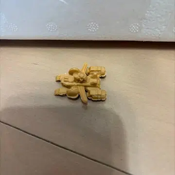 건담 지우개. 화이트 베이스.