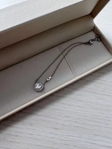 마이클코어스 팔찌