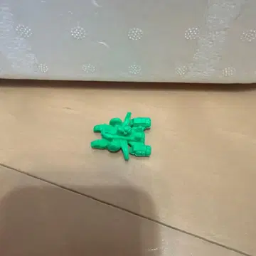 건담 지우개. 화이트 베이스.