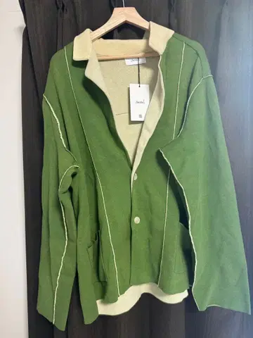 소에르테 그린 니트 가디건 미사용 택 포함 초특가