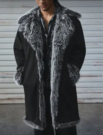 퍼가 달린 롱 코트