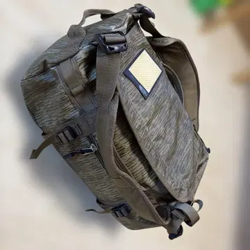 THE NORTH FACE 카키 카모 패턴 백팩