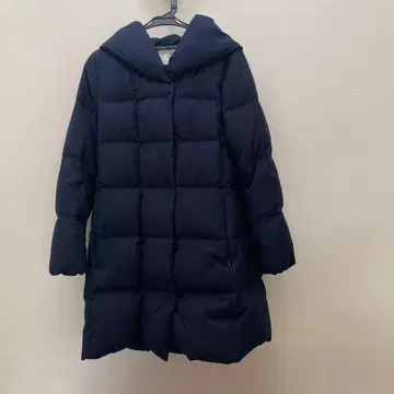 네이비 후드 부착 다운 자켓