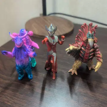 버돈 점보킹 타로 울트라맨DG 가챠 피규어