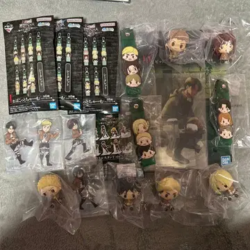 진격의 거인 피규어 스트랩 세트