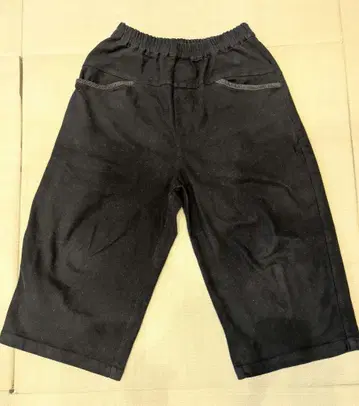 서울베리 하치미츠도우 코르텐 포켓의 8분 길이 팬츠