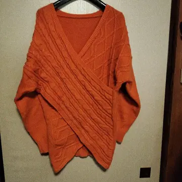 오렌지 케이블 짜임 V넥 스웨터 shein