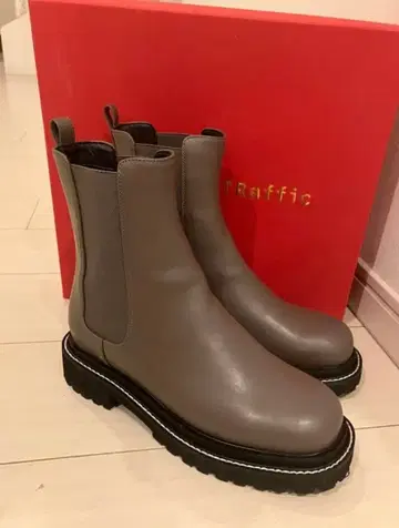 그레이 베이지 통굽 사이드 고어 부츠