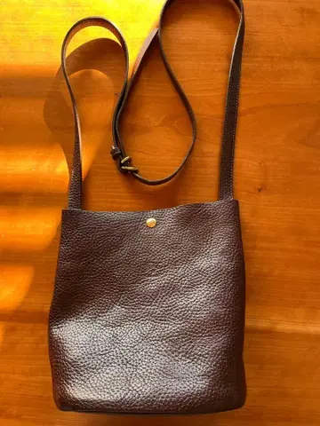 일비종떼 다크 브라운 가죽 숄더백