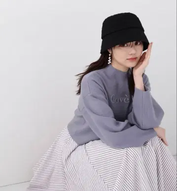 프로포션 로고 자수 숏 니트