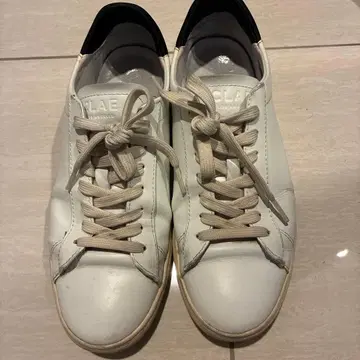 CLADE 화이트 가죽 스니커즈