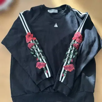 [레어] legenda 맨투맨 꽃무늬 삼선 라인 자수 로고 블랙