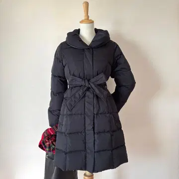 [새상품급] 퀸즈 코트 다운 코트 롱 블랙 허리 리본 숄