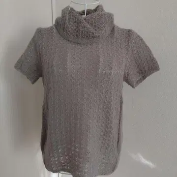 하나에 모리 그레이 하이넥 숏 슬리브 니트