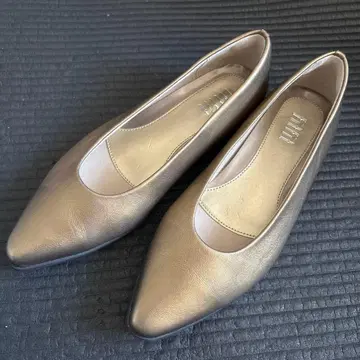 천연 가죽 새상품급 골드 스틸레토 플랫슈즈