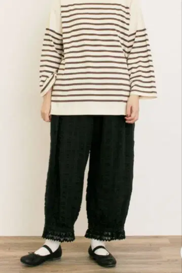 밑단 스캘럽 호박 팬츠 블랙 L 사이즈