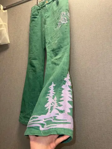 플레어 팬츠 그린 컬러 나무와 물 디자인