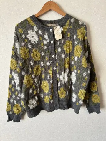미사용 새상품 사만사 모스모스 루프 꽃무늬 자카드 니트 가디건