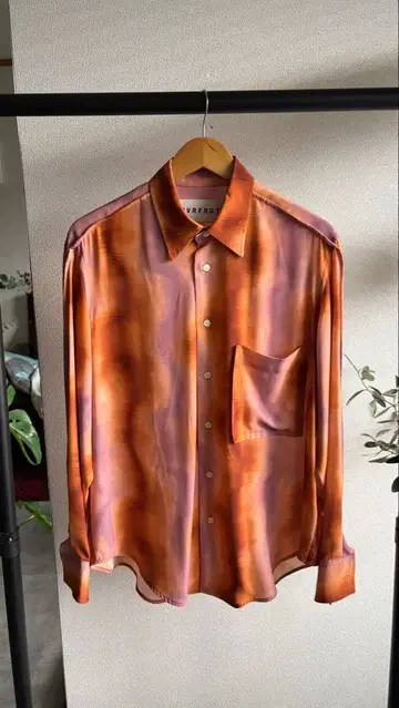 NVRFRGT 드레이프 마블 패턴 긴팔 셔츠