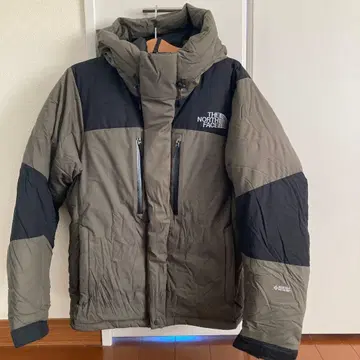 THE NORTH FACE 다운 자켓 올리브 그린/블랙