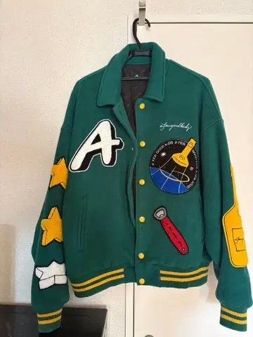 a few Goodkids 바시티 자켓 그린 컬러 자수